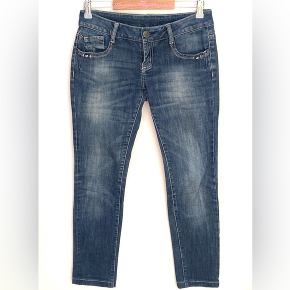 (A54) Denim jeans with studded heart accents on front pockets, Size 30 - Picture 2 of 10